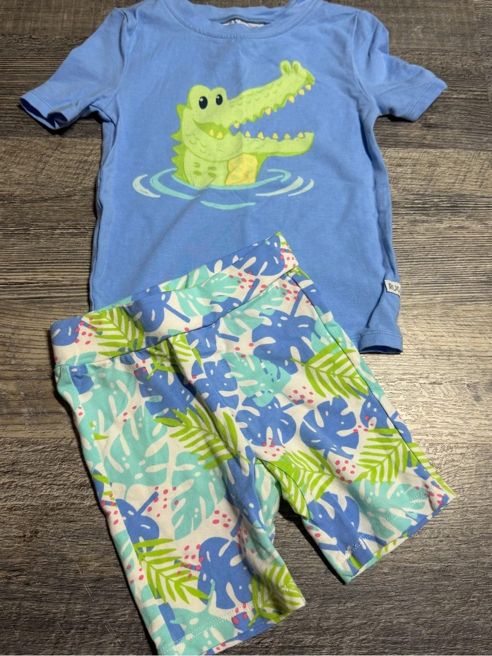 RuggedButts Toddler Boys 2T Crocodile T-Shirt & Tropical Shorts Outfit Set